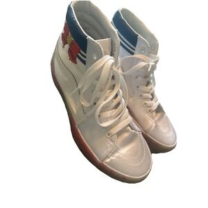 Size 8 - VANS Sailor Moon x Sk8- Stacked High Pretty Guardian - Silver